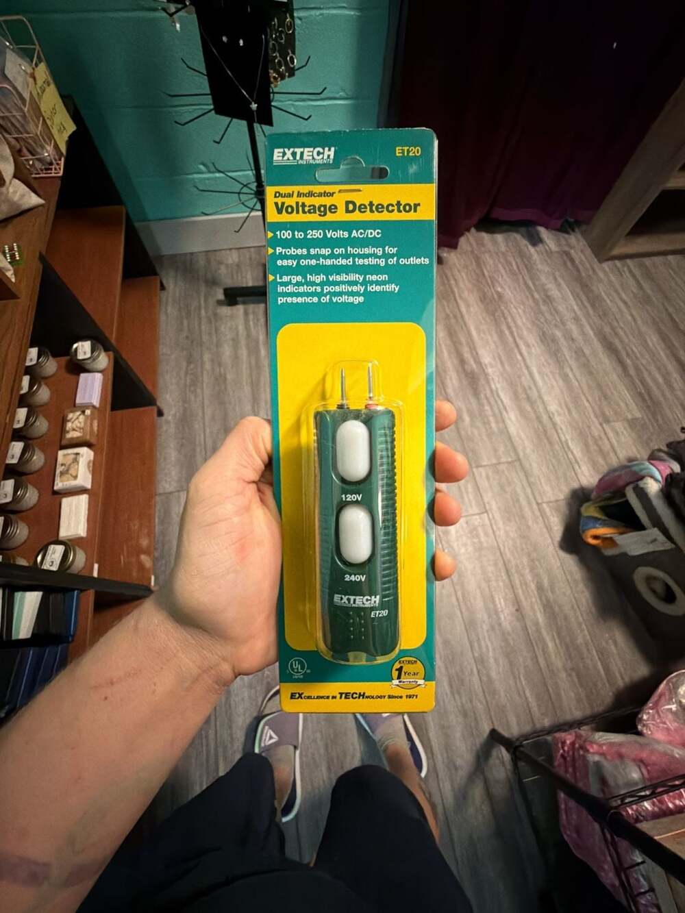 Extech ET20 Dual Indicator Voltage Detector 100-250V AC/DC